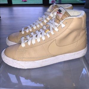 Nike women sneakers
